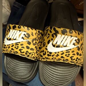 Nike Cheetah Slides